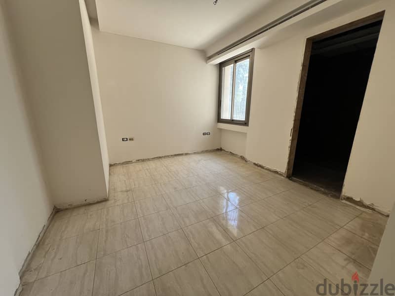 Apartment for sale in Yarze شقة للبيع في اليرزة 2