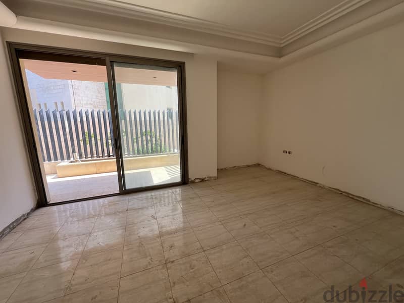 Apartment for sale in Yarze شقة للبيع في اليرزة 3