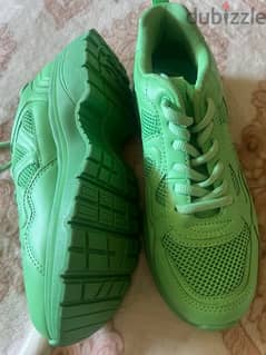 green shoes 0