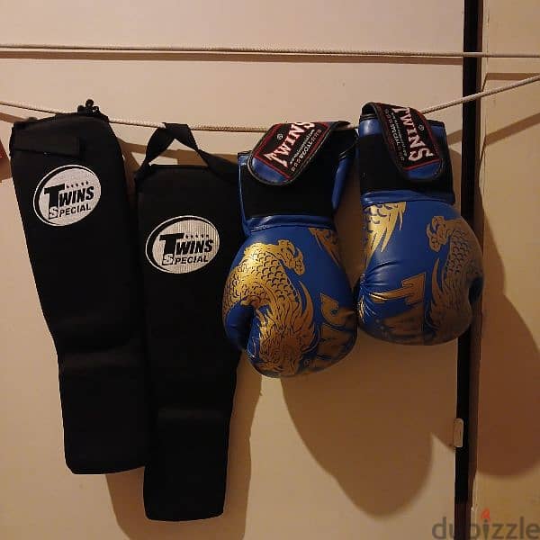 strong blue boxing gloves (great shape) 4