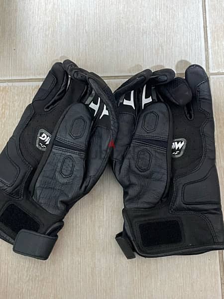 Motor bike leather gloves 1