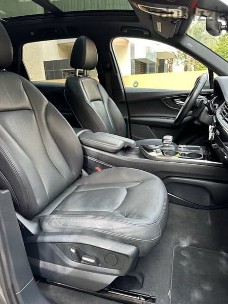 Audi Q7 Quattro Premium plus 2017 gray on black (clean carfax) 7
