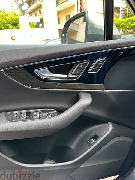 Audi Q7 Quattro Premium plus 2017 gray on black (clean carfax) 16
