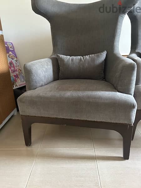 2 arm chairs excellent condition 1