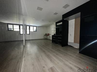 Office for rent in Verdun مكتب للايجار في فردان