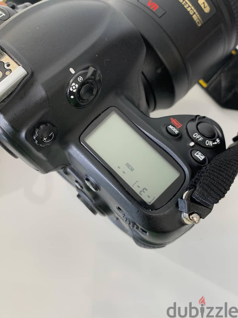 Nikon D3X + lens 105mm Macro f2.8 4