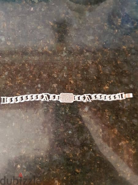 lv bracelet used like new for 260$ 1