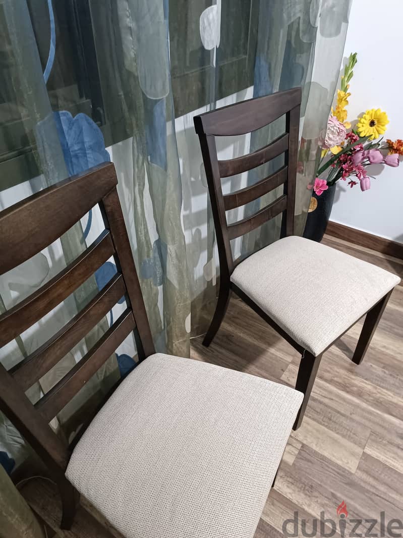 Dining Table with 8 chairs (like new) 3