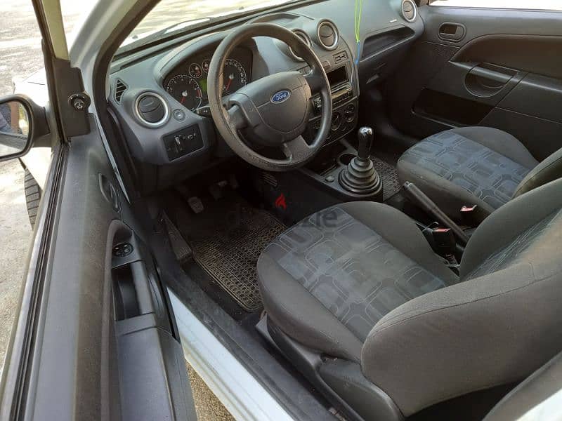 Ford Fiesta 2008 4