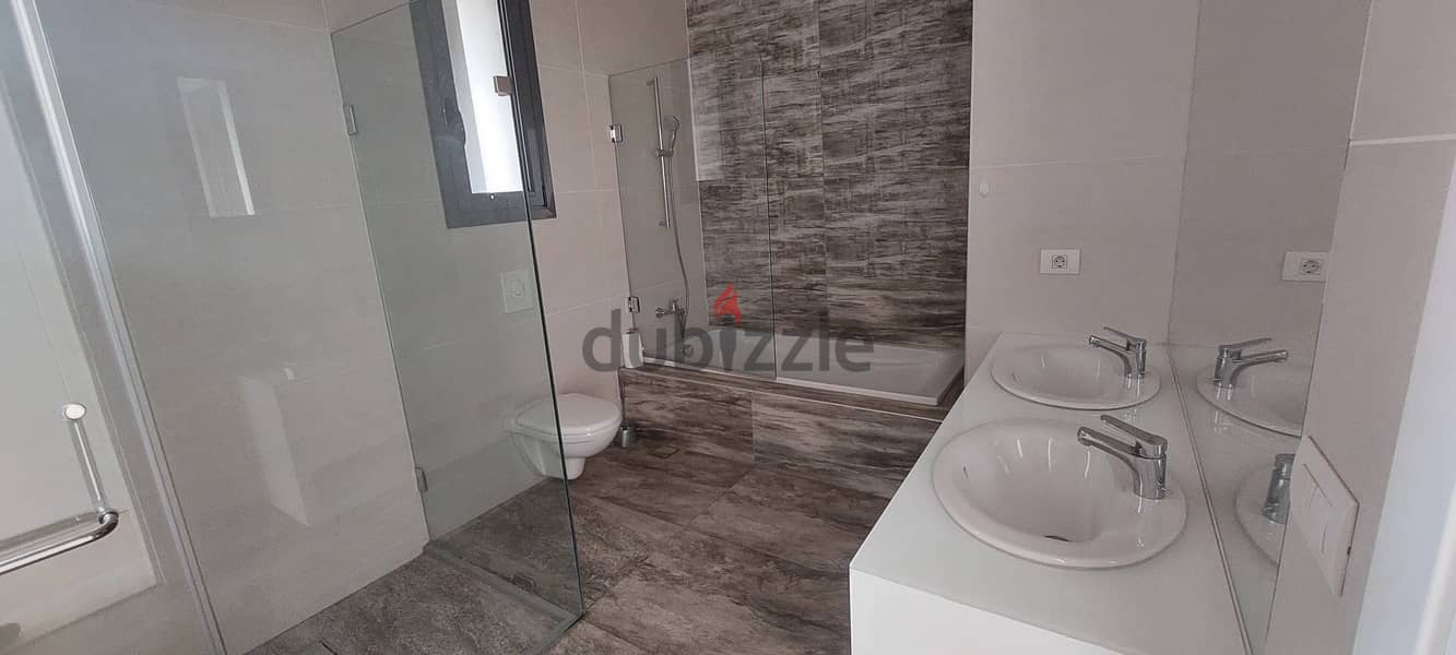 Spacious Apartment with Pool and Gym Access for Rent in Achrafieh 10