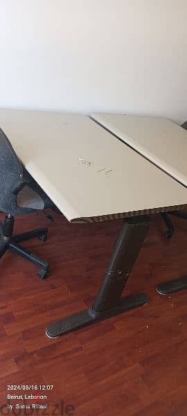 office desks ,عدد ٧  مكتب خشبي للبيع ايطالي 2
