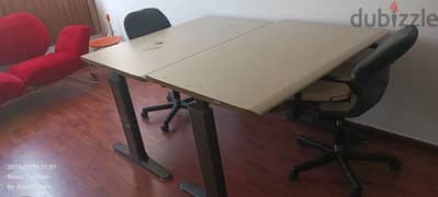 office desks ,عدد ٧  مكتب خشبي للبيع ايطالي 0
