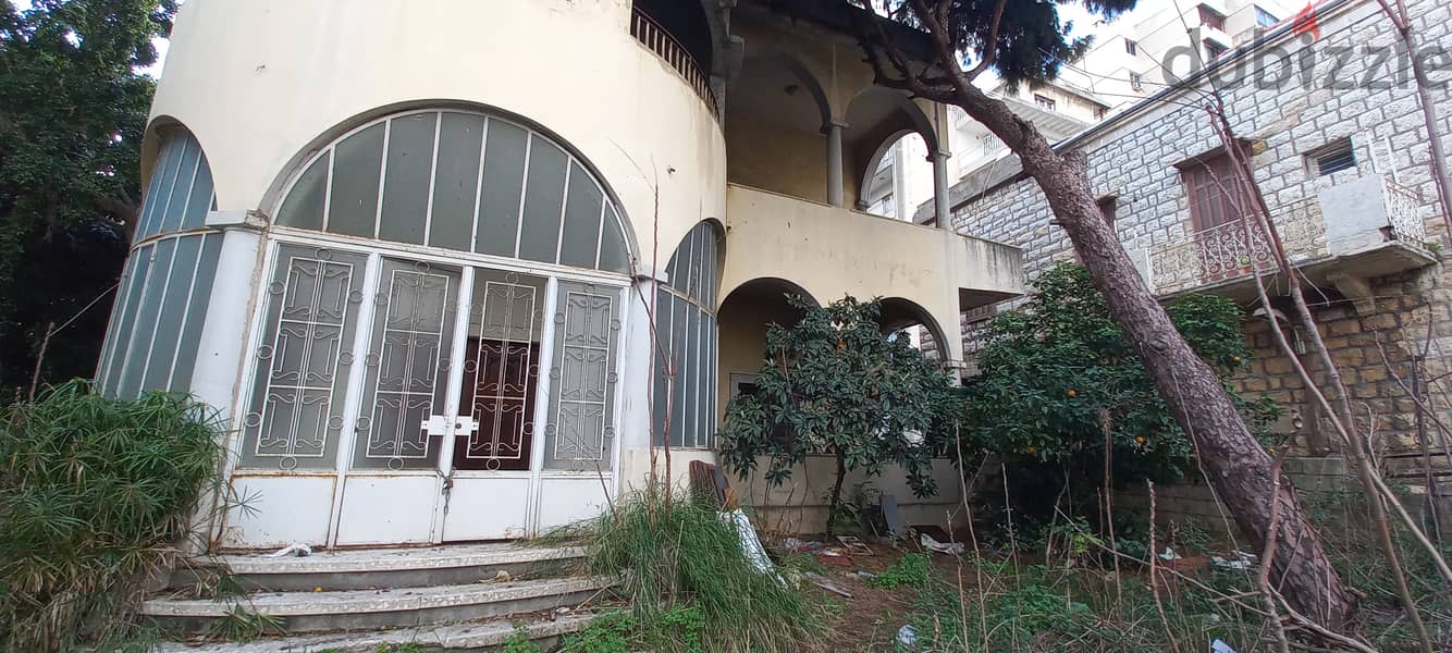 Old Villa for investment in Jal el Dib for rentفيلا قديمة للاستثمار 2