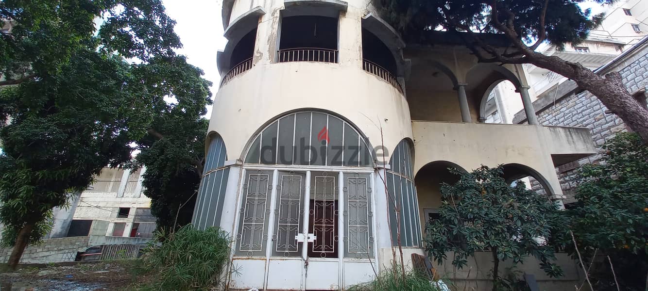 Old Villa for investment in Jal el Dib for rentفيلا قديمة للاستثمار 3