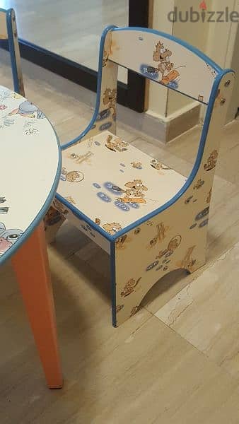 Cute kids table & chairs 2