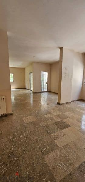 Spacious l 220 SQM Apartment for Sale in Tallet el Khayat. 6