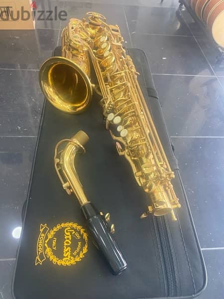 alto saxophone like new 4