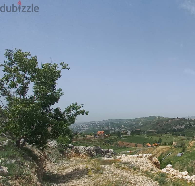 500m² Land for Sale in Faqra 0