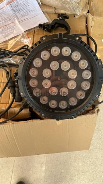 Led Par 4 in 1 RGBW 24x15 Waterproof with cables 1