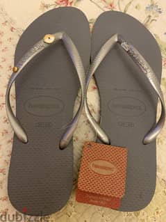 A special edition flip flop havaianas is for sale 0