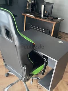 Gaming chair and table