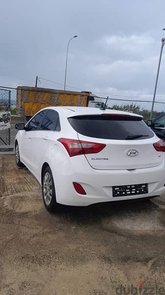 Hyundai Elantra 2016 1