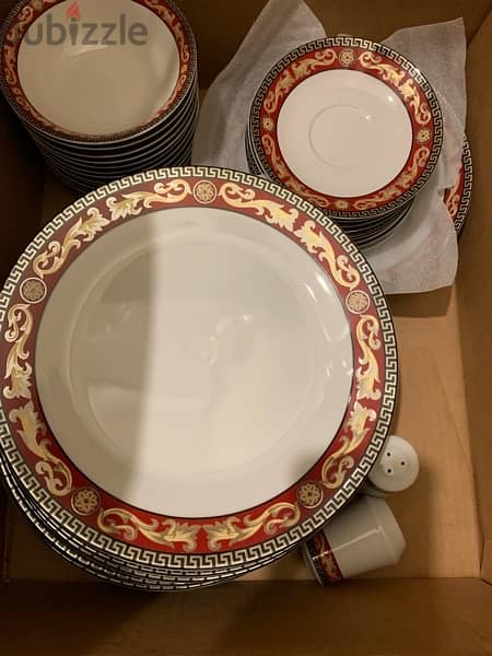dinner set for 12 people - new never used 1