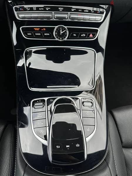 Mercedes-Benz 200 Series 2019 6
