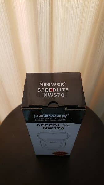 Neewer Speedlite Flash with 2.4ghz Wireless Trigger 2