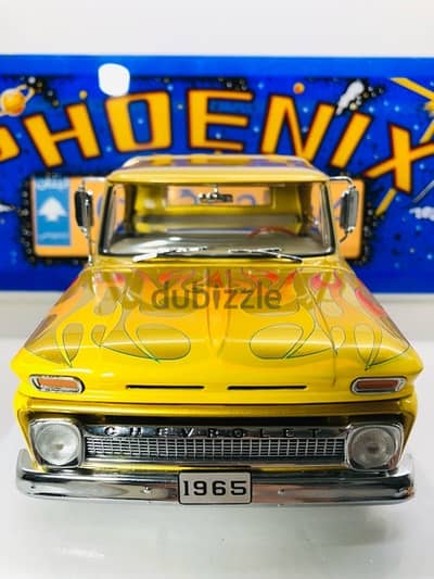 1/18 diecast Chevrolet C-10 1965 Pickup Lowrider Metallic YELLOW