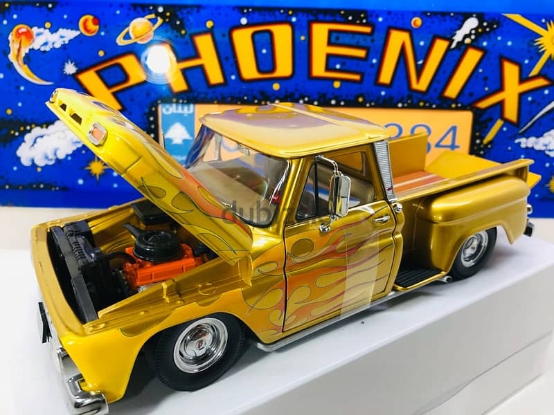 1/18 diecast Chevrolet C-10 1965 Pickup Lowrider Metallic YELLOW 4