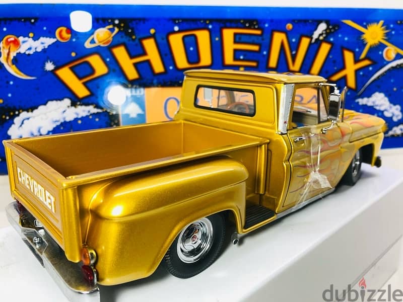 1/18 diecast Chevrolet C-10 1965 Pickup Lowrider Metallic YELLOW 6