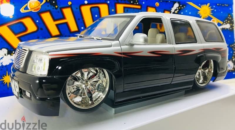 1/18 diecast Cadillac Escalade DUB CITY Spinner Rims (Out of Print) 1