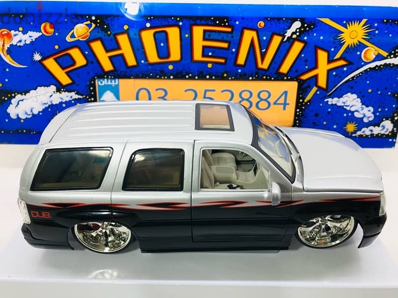 1/18 diecast Cadillac Escalade DUB CITY Spinner Rims (Out of Print) 11