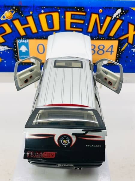 1/18 diecast Cadillac Escalade DUB CITY Spinner Rims (Out of Print) 13