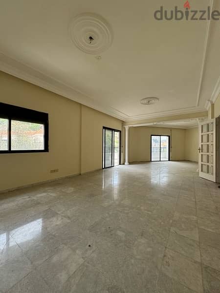 شقة كبيرة للإيجار في دوحة الحص 1