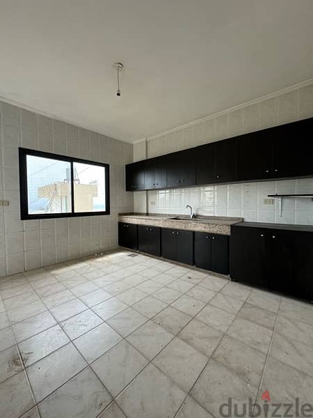 شقة كبيرة للإيجار في دوحة الحص 3