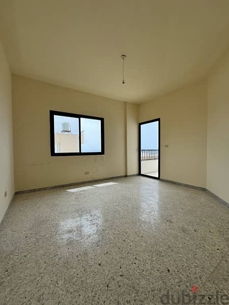 شقة كبيرة للإيجار في دوحة الحص 4