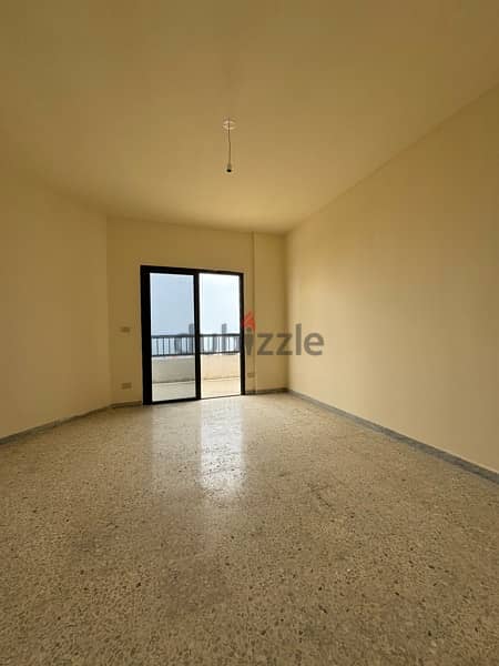 شقة كبيرة للإيجار في دوحة الحص 6