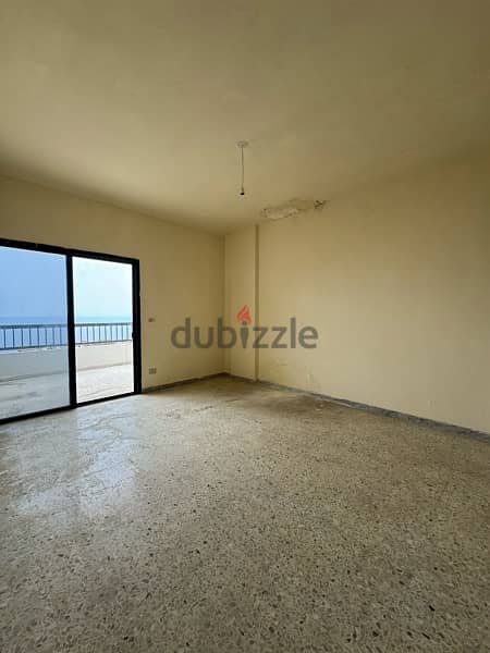 شقة كبيرة للإيجار في دوحة الحص 8