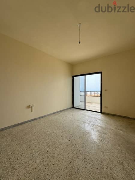 شقة كبيرة للإيجار في دوحة الحص 9