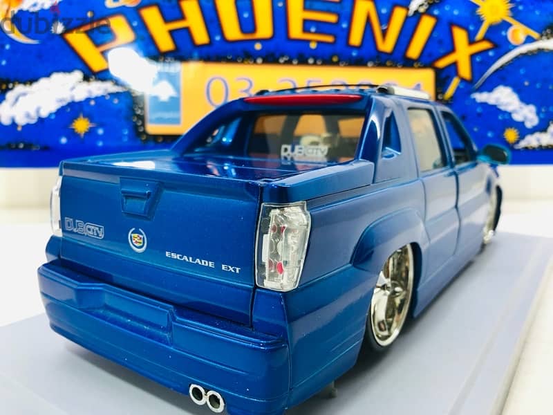 1/18 diecast Cadillac Escalade EXT.  (DUB CITY) RARE 13