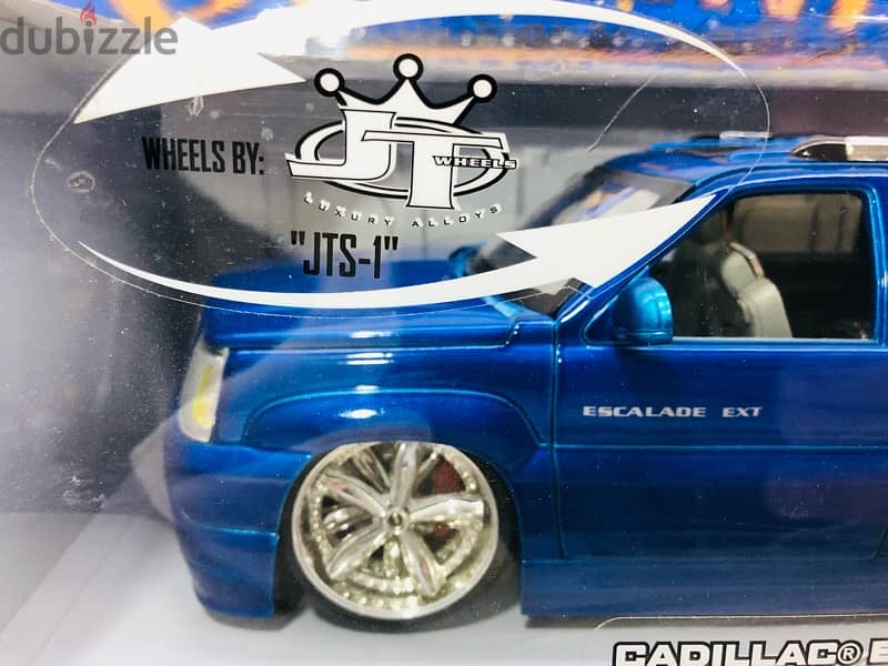 1/18 diecast Cadillac Escalade EXT.  (DUB CITY) RARE 17