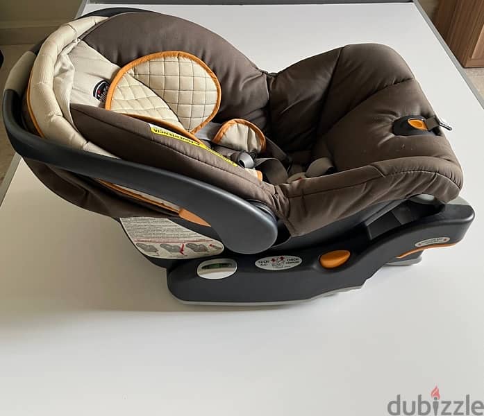 Chicco car seat with stand 2