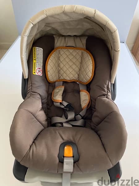 Chicco car seat with stand 5