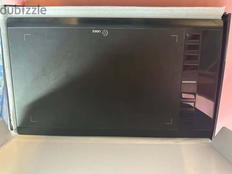 UGEE Graphics Tablet M708 2
