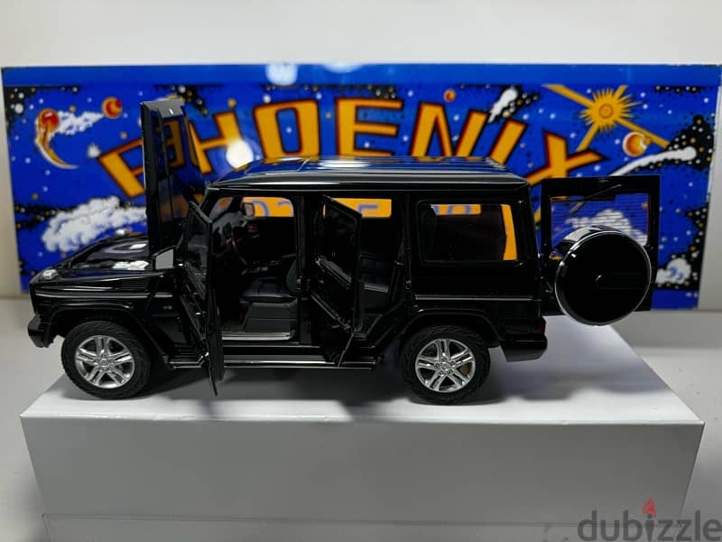 1/18 diecast Autoart Mercedes G500 Diamond black 2013 4