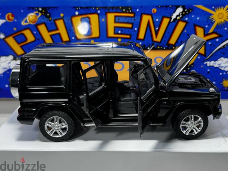 1/18 diecast Autoart Mercedes G500 Diamond black 2013 5