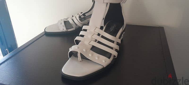 Charles & Keith White sandals 5
