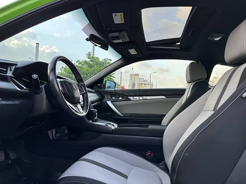 Honda Civic Coupe Ex-T 2018 Like New 10